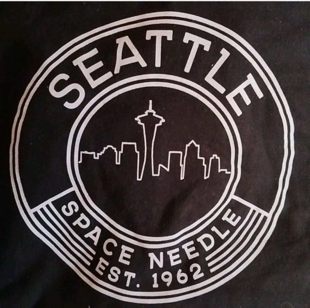 Point Sportswear Seattle Space Needle Pullover Hoodie Black Women's Medium - Picture 2 of 3